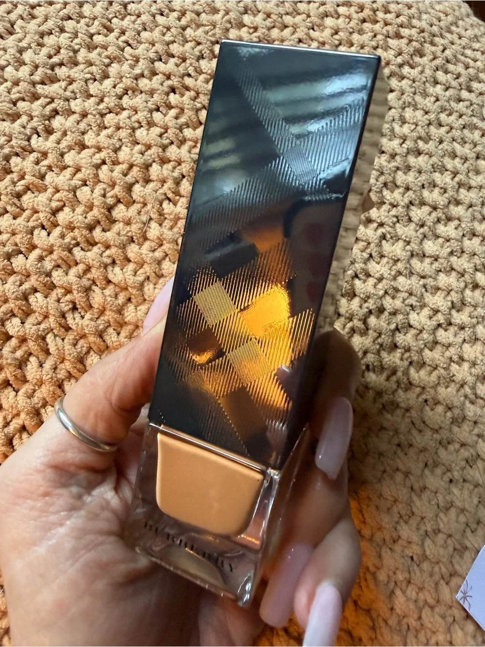 Burberry Fresh Glow Foundation in Almond No. 43